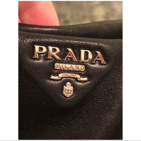 Authentic PRADA Vintage leather purse - Picture 5 of 9